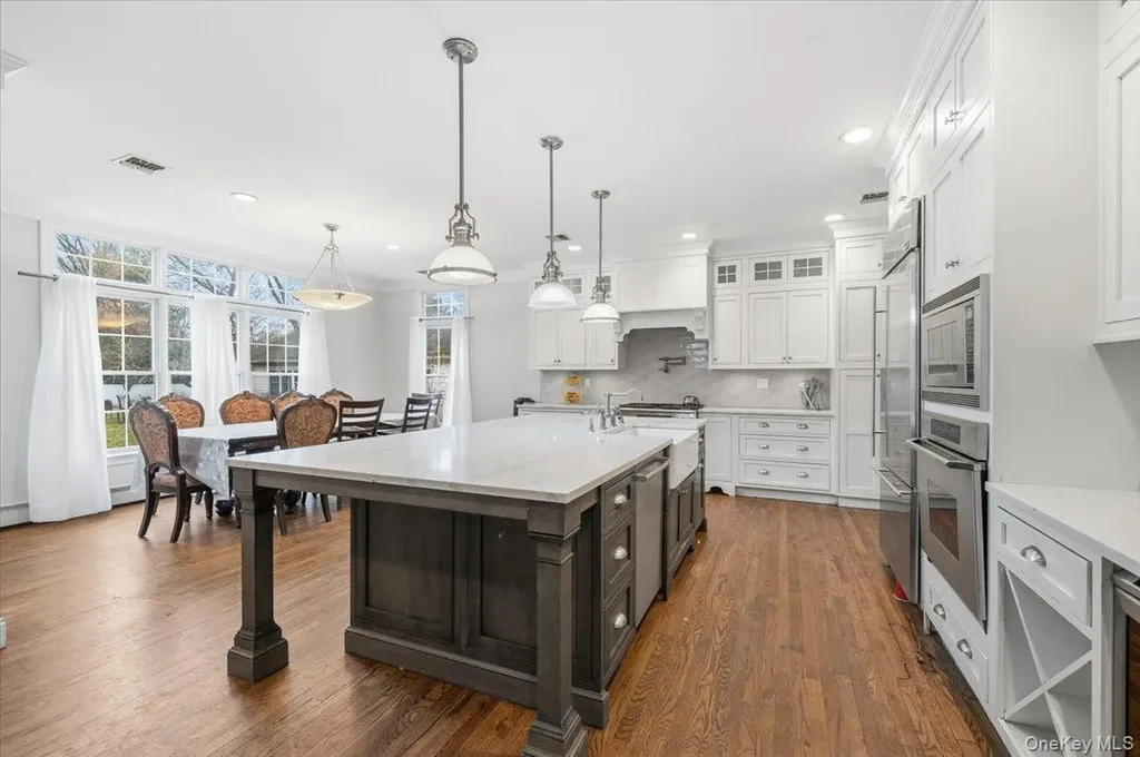 21 Astor Avenue Saint James NY 11780