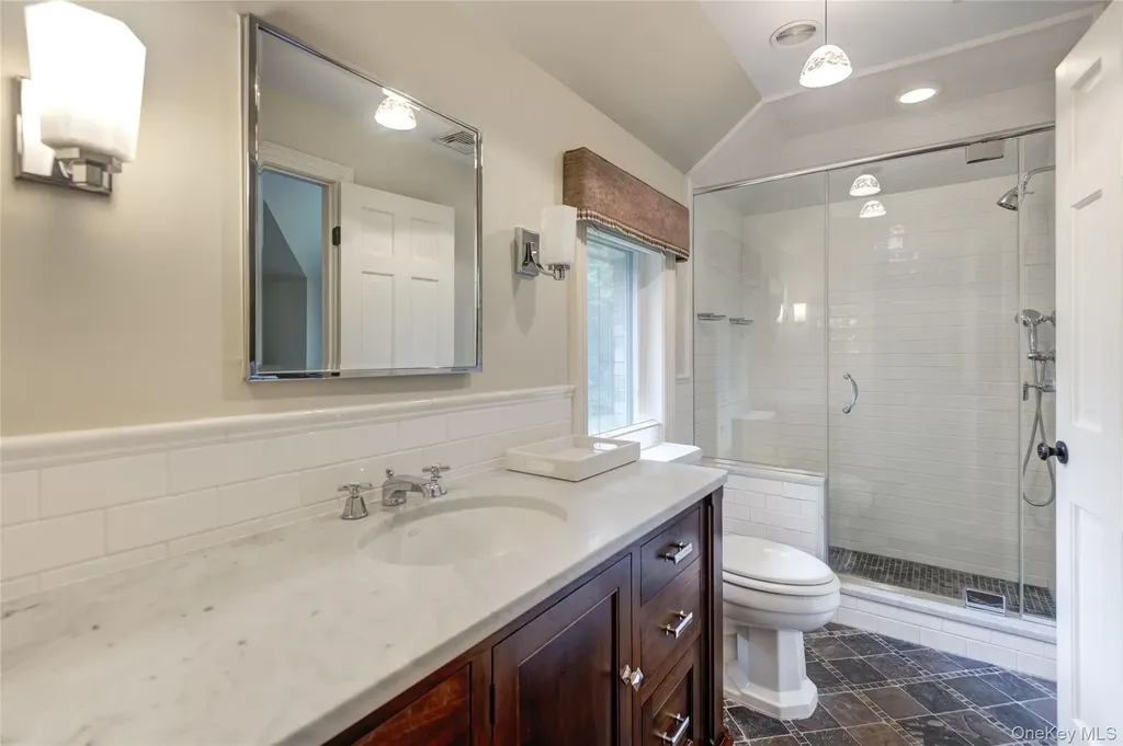 527 Split Rock Road Syosset NY 11791