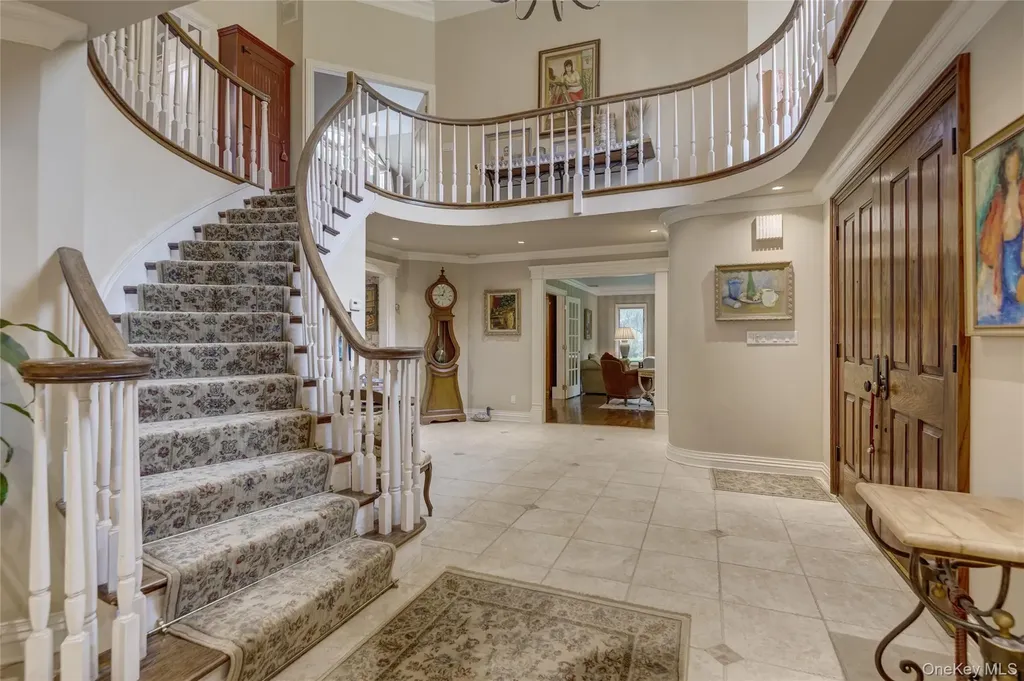 527 Split Rock Road Syosset NY 11791