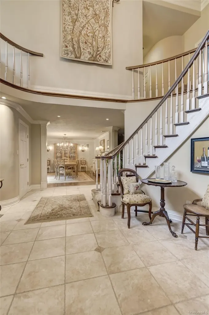 527 Split Rock Road Syosset NY 11791