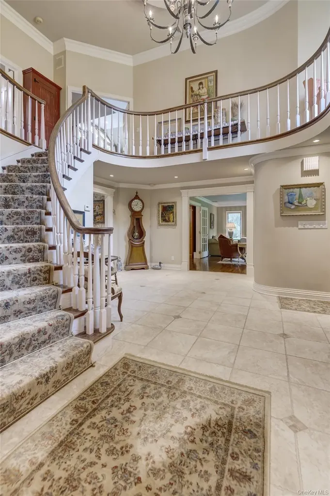 527 Split Rock Road Syosset NY 11791
