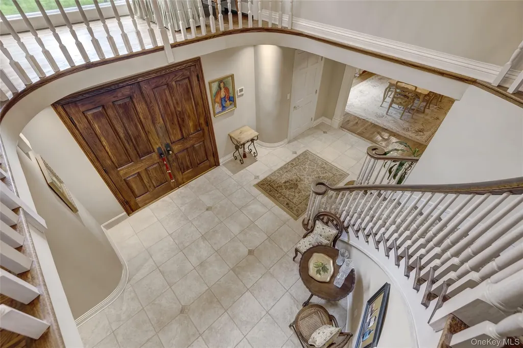 527 Split Rock Road Syosset NY 11791