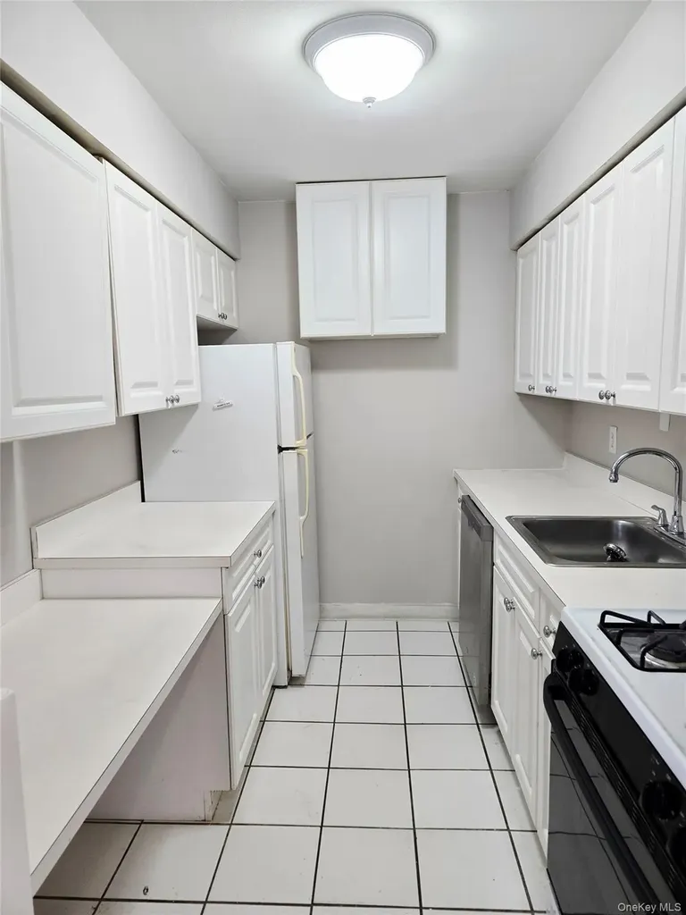 79 Pointe Circle South Coram NY 11727