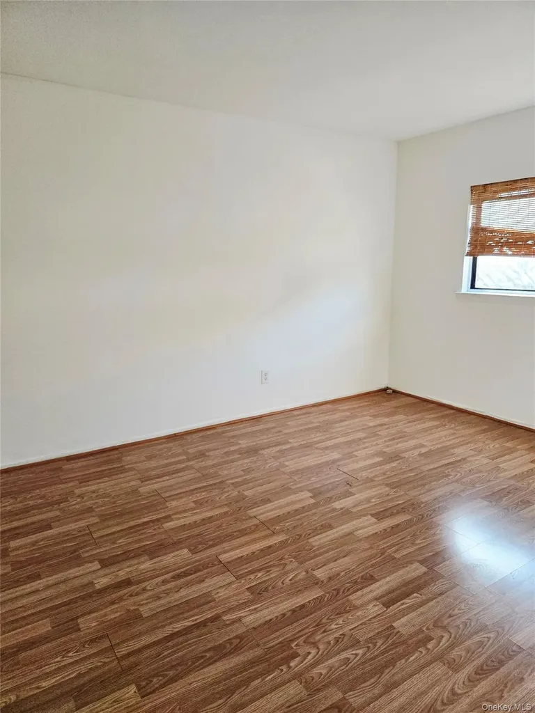 79 Pointe Circle South Coram NY 11727