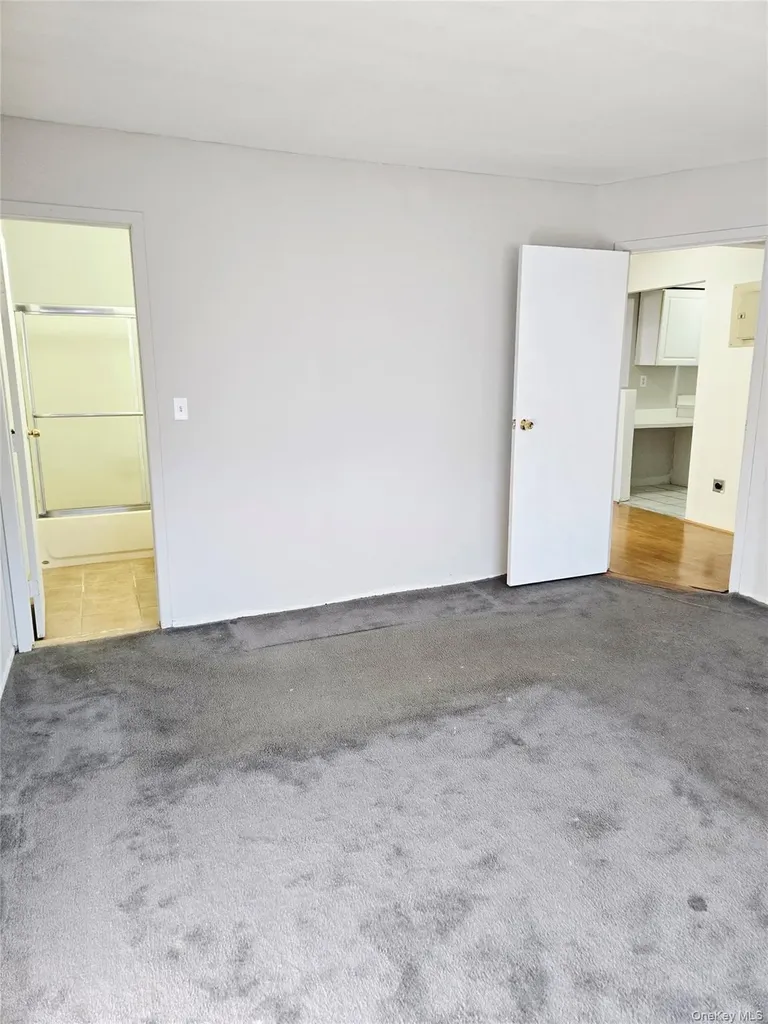 79 Pointe Circle South Coram NY 11727