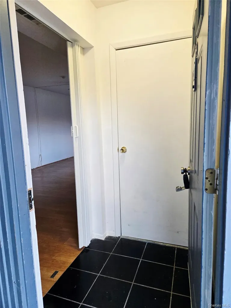 79 Pointe Circle South Coram NY 11727