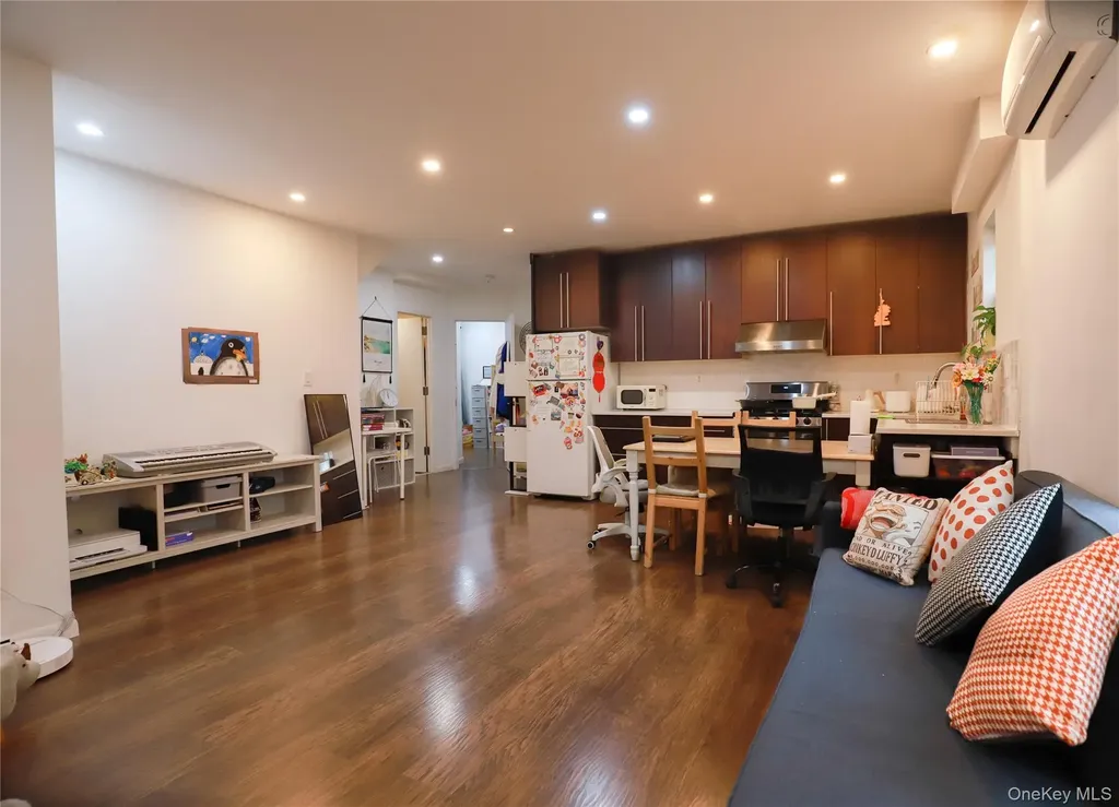 36-20 190th Street Flushing NY 11358
