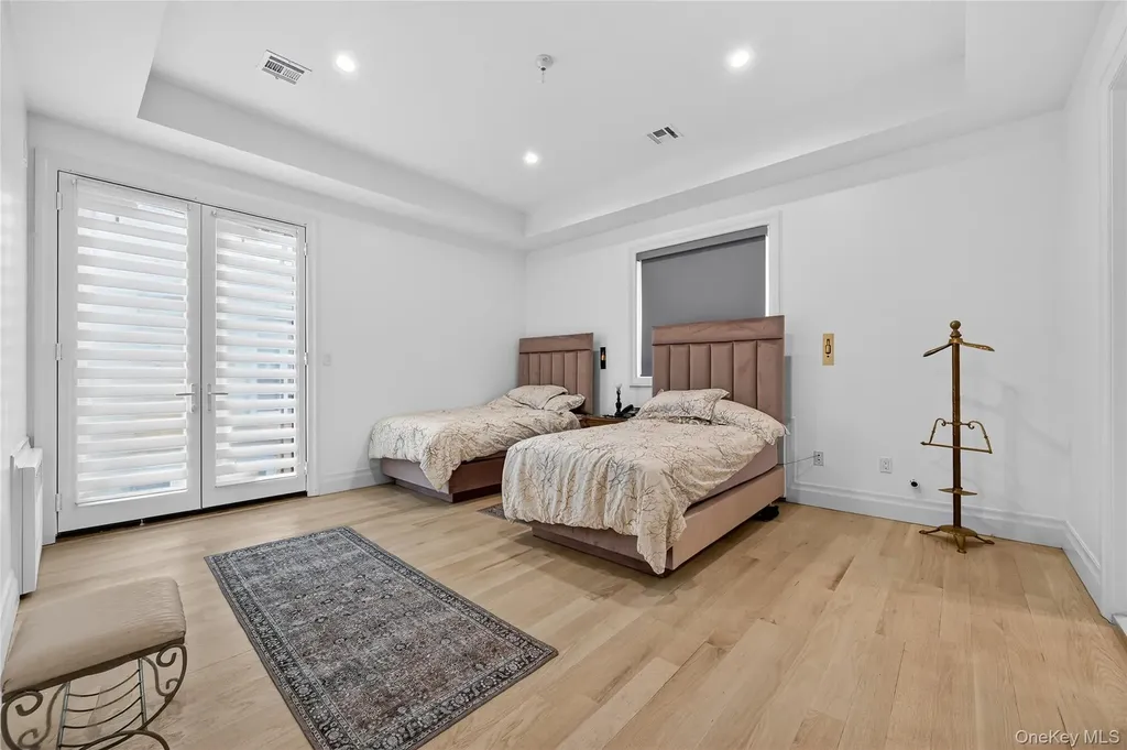 27 Ellish Parkway Spring Valley NY 10977