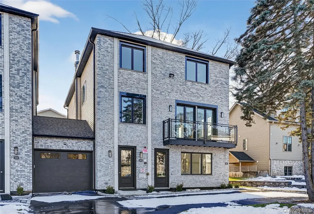 27 Ellish Parkway Spring Valley NY 10977