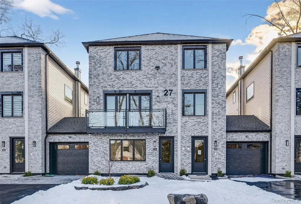 27 Ellish Parkway Spring Valley NY 10977