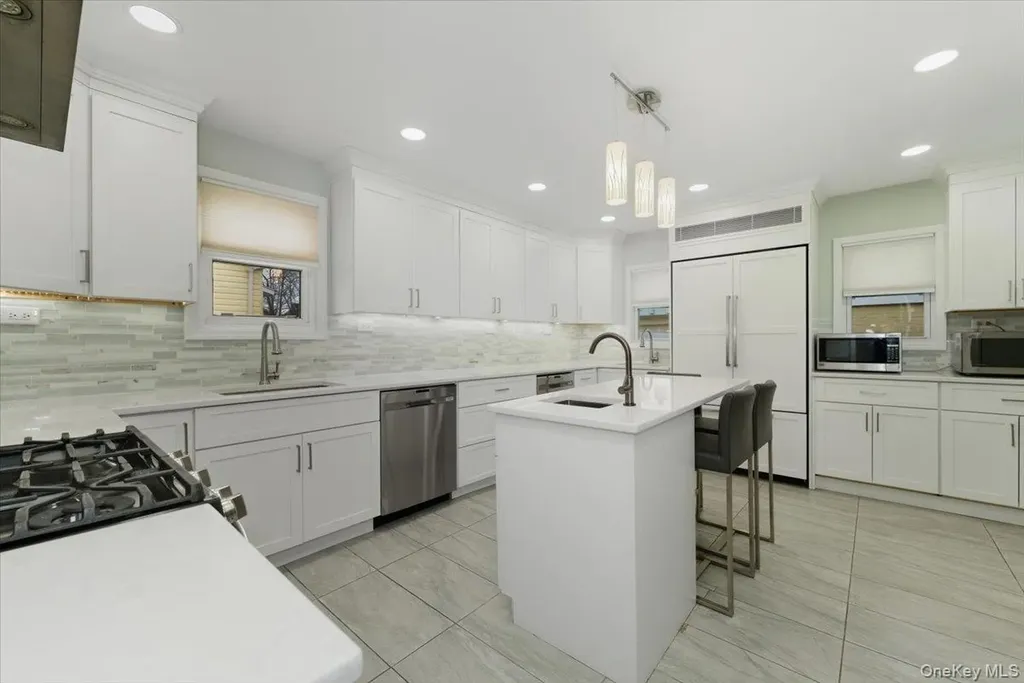 422 Cedarhurst Avenue Cedarhurst NY 11516