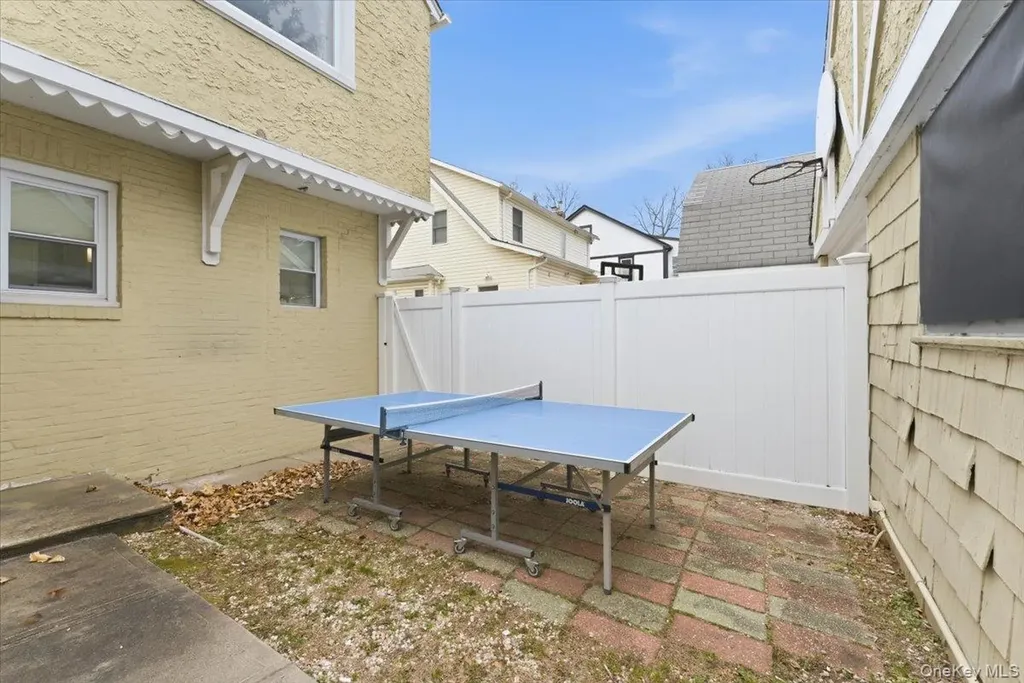 422 Cedarhurst Avenue Cedarhurst NY 11516