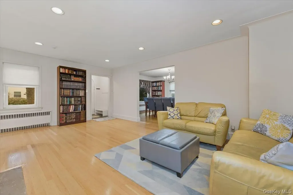422 Cedarhurst Avenue Cedarhurst NY 11516