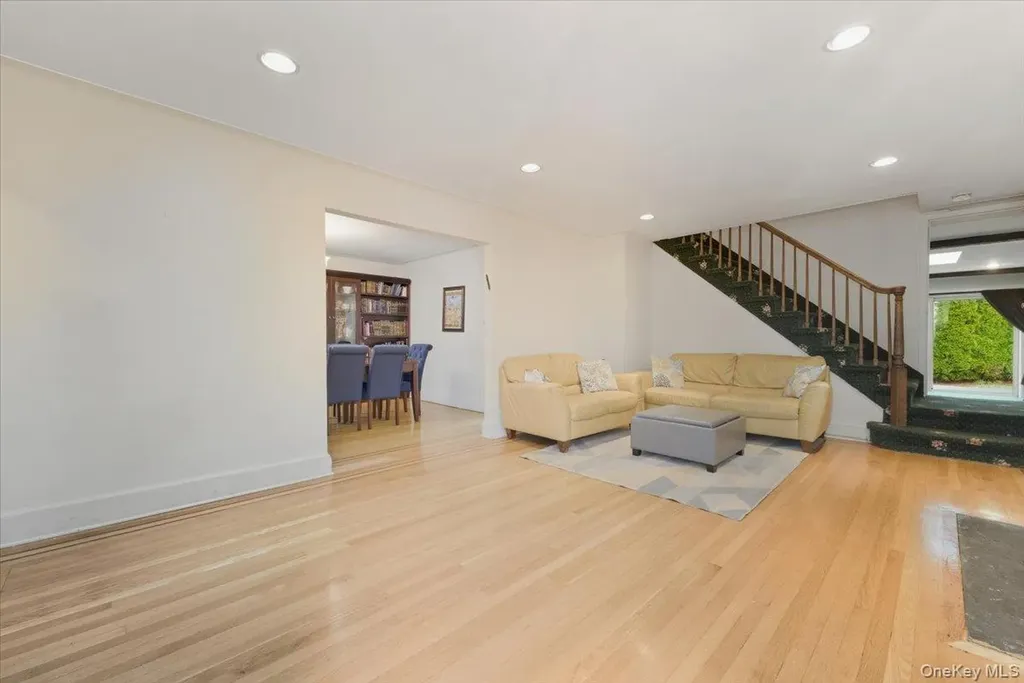 422 Cedarhurst Avenue Cedarhurst NY 11516