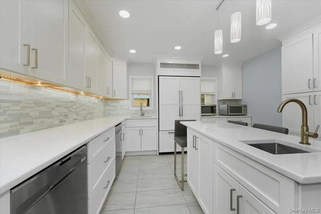422 Cedarhurst Avenue Cedarhurst NY 11516