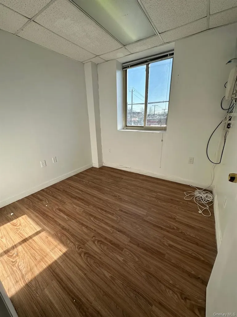 3800 E Tremont Avenue Bronx NY 10465