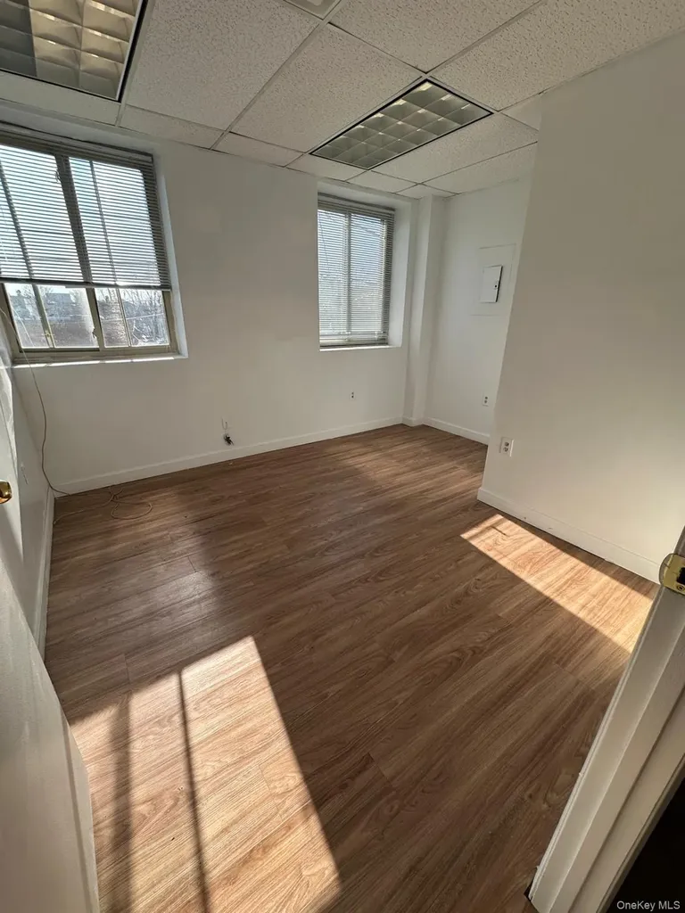 3800 E Tremont Avenue Bronx NY 10465