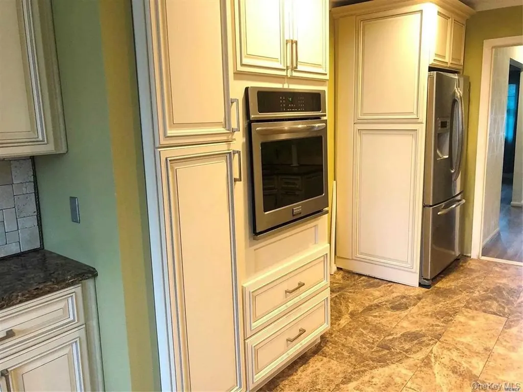 563 Albemarle Place Cedarhurst NY 11516