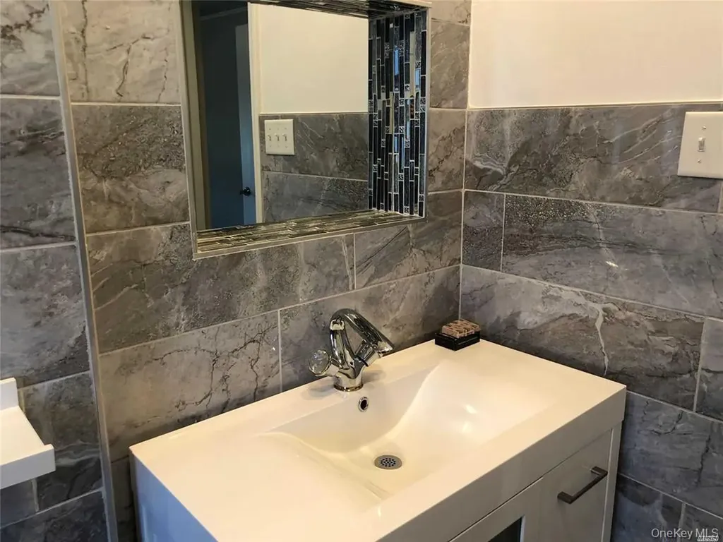563 Albemarle Place Cedarhurst NY 11516