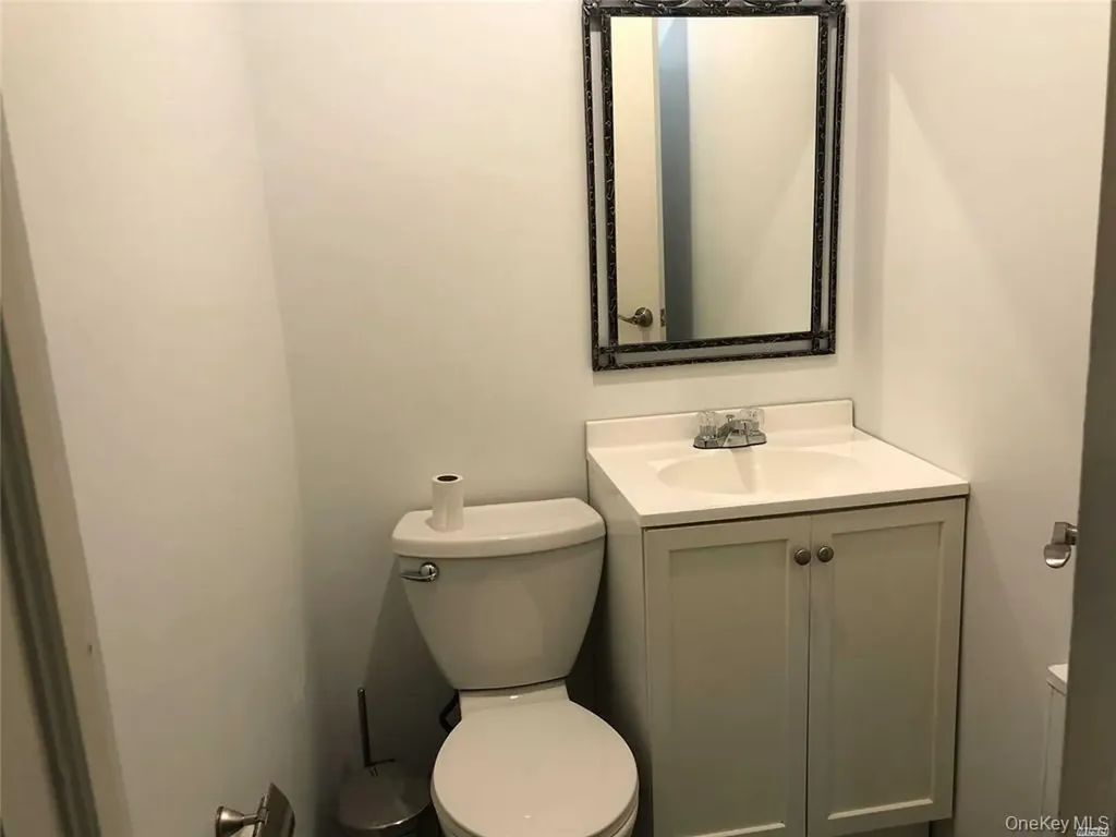 563 Albemarle Place Cedarhurst NY 11516