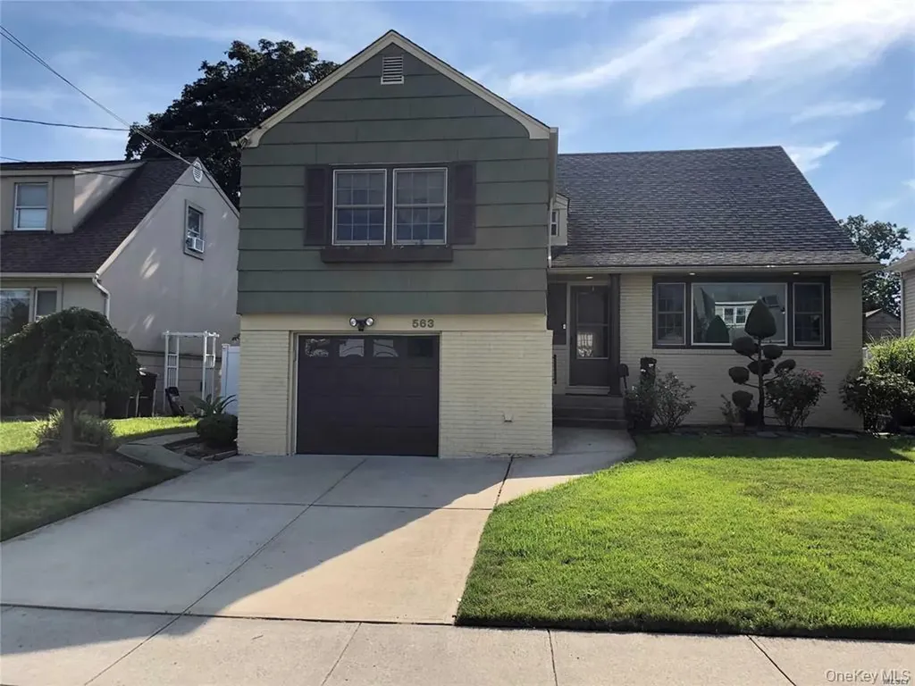 563 Albemarle Place Cedarhurst NY 11516