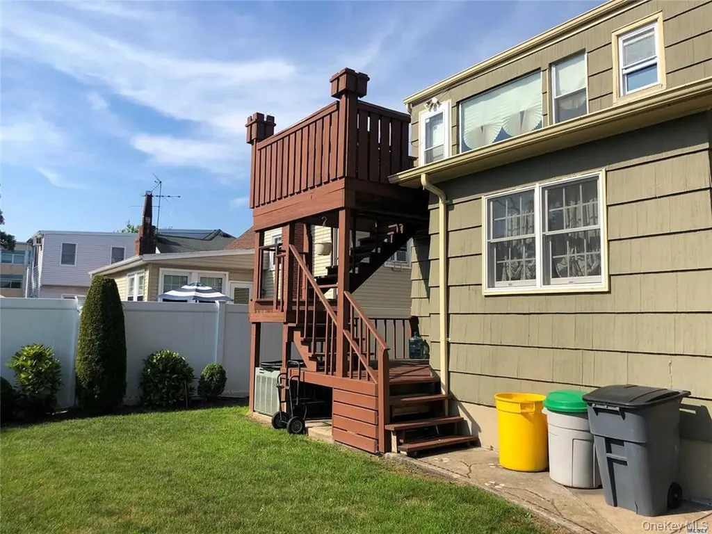 563 Albemarle Place Cedarhurst NY 11516