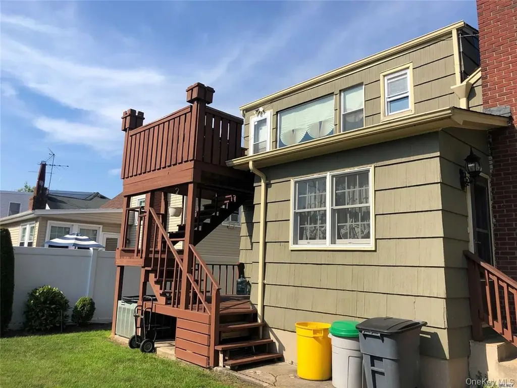 563 Albemarle Place Cedarhurst NY 11516