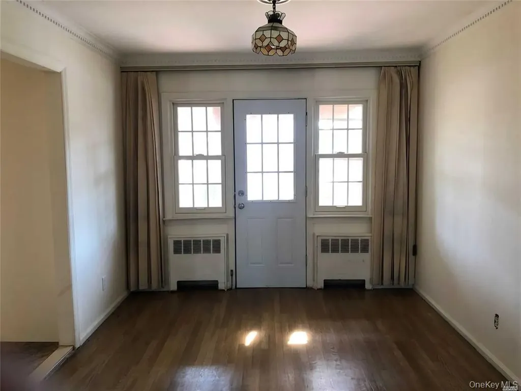 563 Albemarle Place Cedarhurst NY 11516