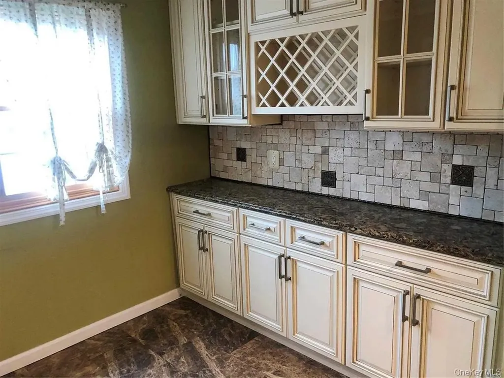 563 Albemarle Place Cedarhurst NY 11516