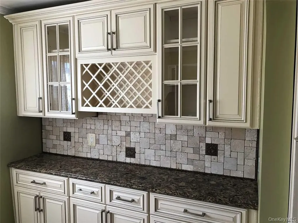 563 Albemarle Place Cedarhurst NY 11516