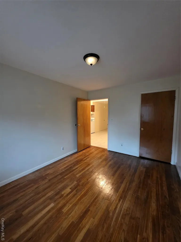 3005 Ely Avenue Bronx NY 10469