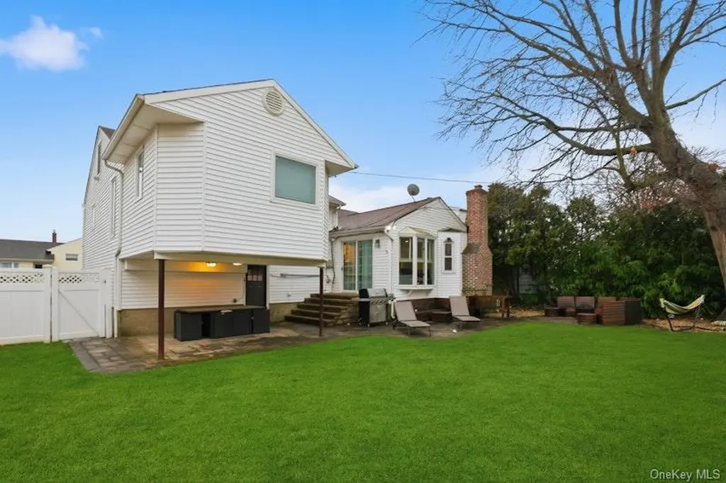 58 Circle Drive Syosset NY 11791