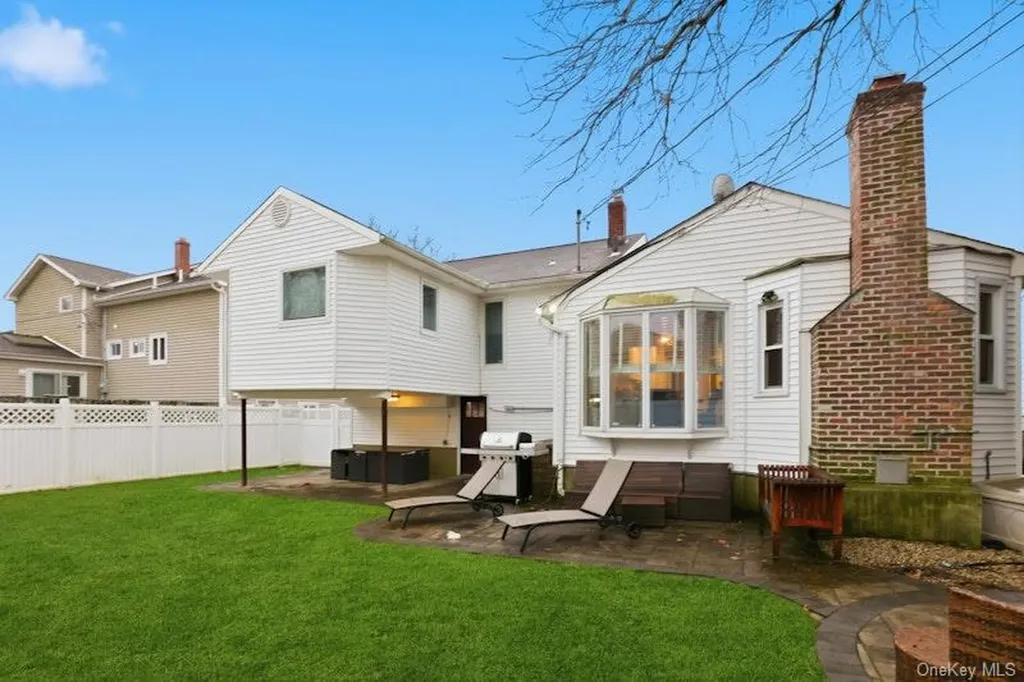 58 Circle Drive Syosset NY 11791
