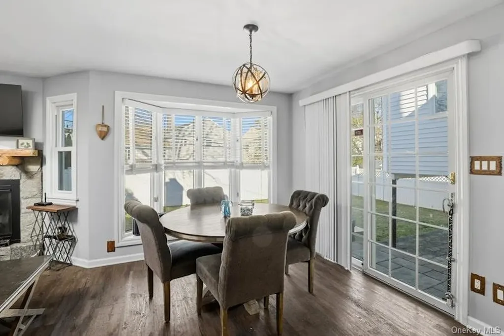 58 Circle Drive Syosset NY 11791