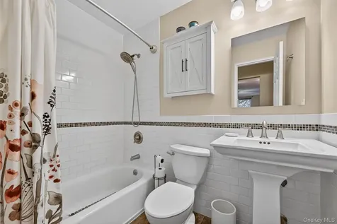 524 Sierra Vista Lane Valley Cottage NY 10989