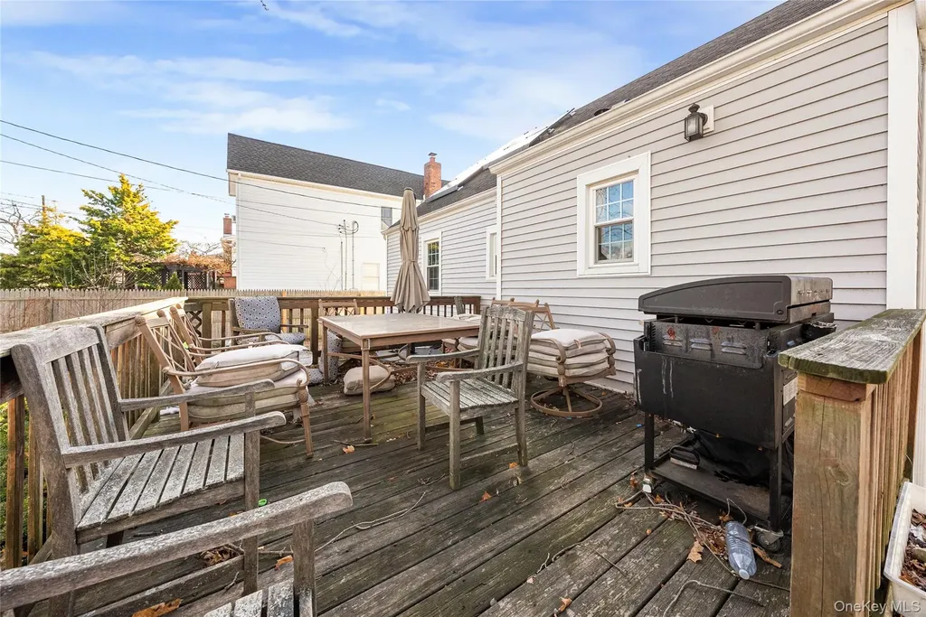 222 Lido Parkway Lindenhurst NY 11757