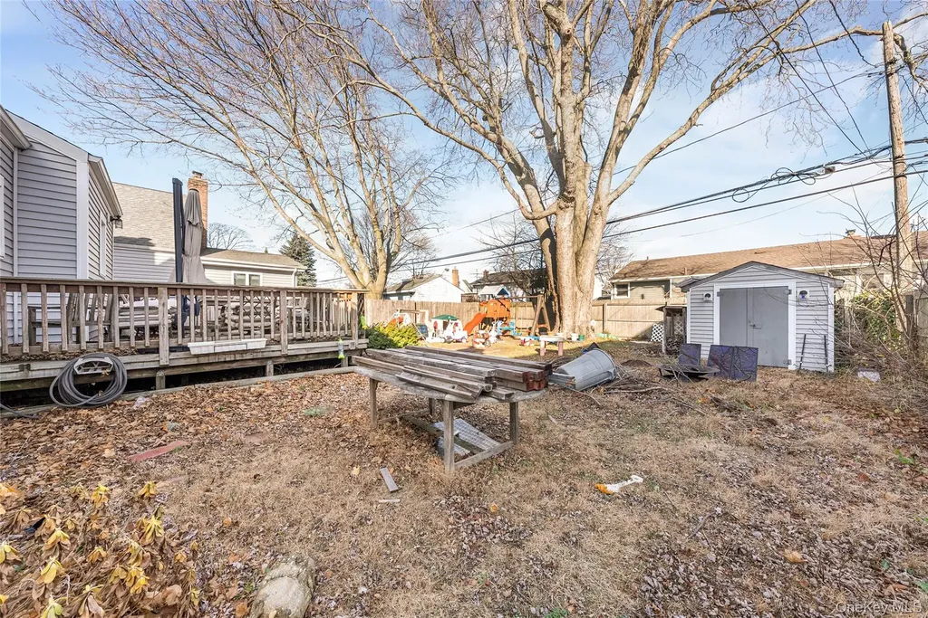222 Lido Parkway Lindenhurst NY 11757