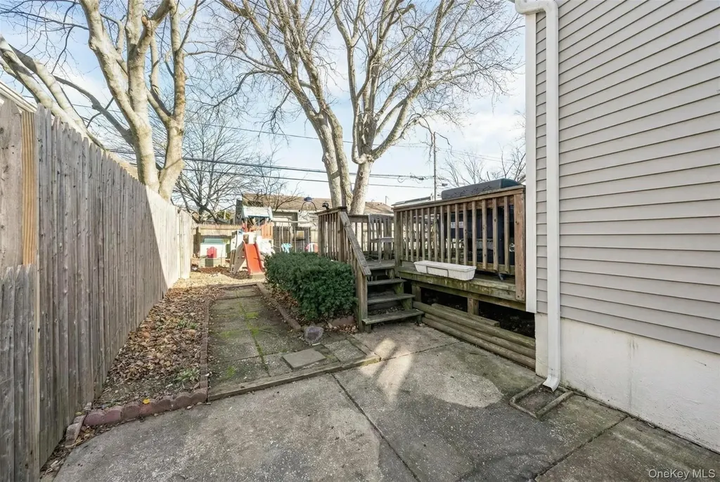 222 Lido Parkway Lindenhurst NY 11757