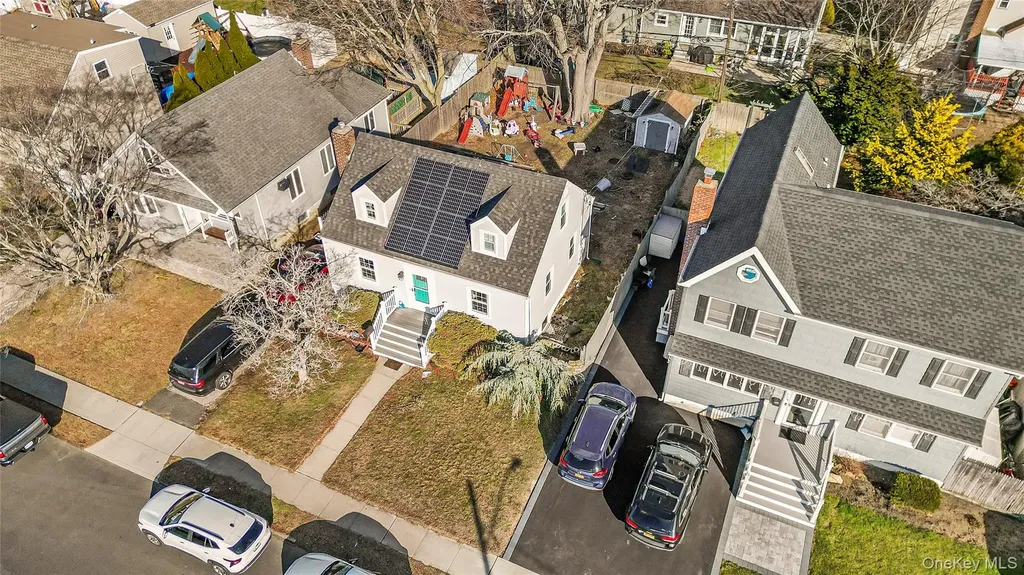 222 Lido Parkway Lindenhurst NY 11757
