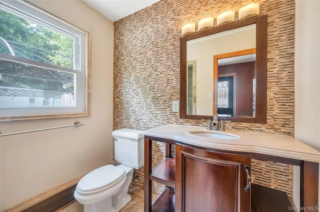 8 Brenner Road Coram NY 11727