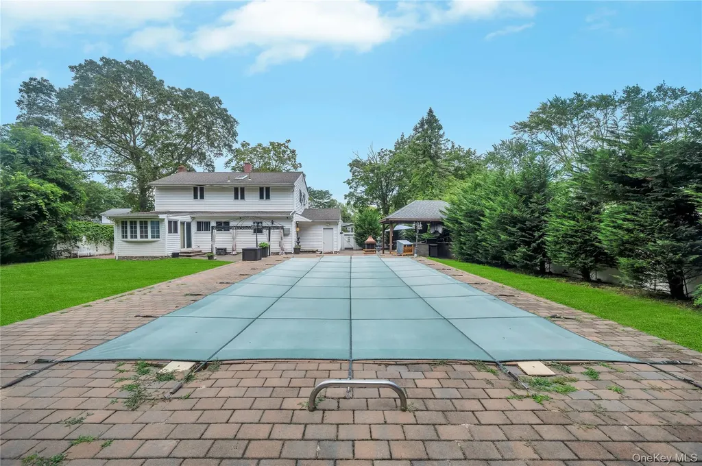 8 Brenner Road Coram NY 11727