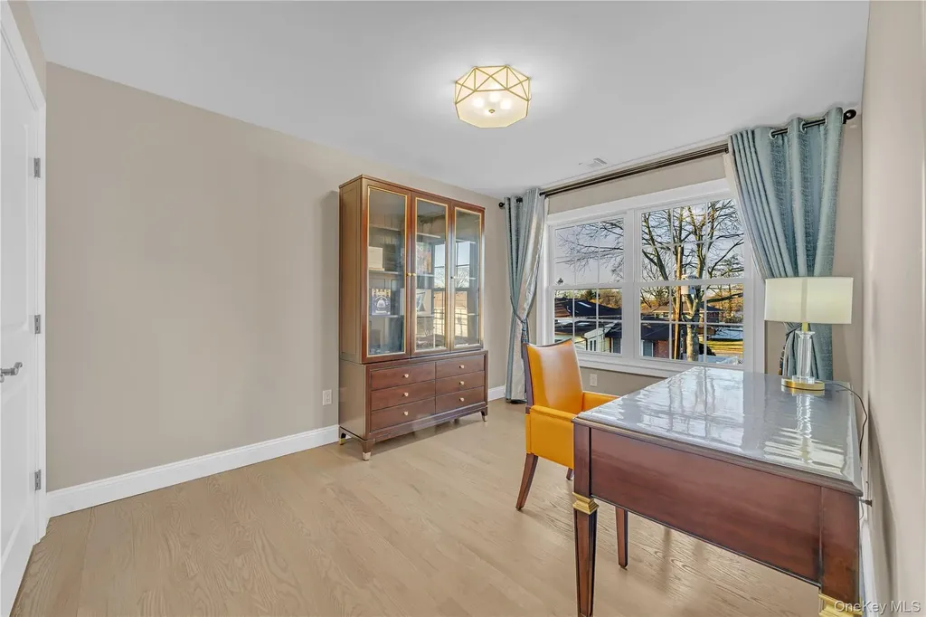 76 Northern Parkway W Plainview NY 11803