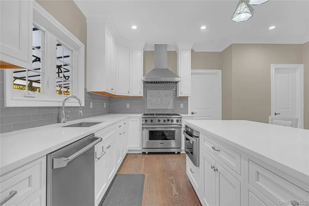 76 Northern Parkway W Plainview NY 11803