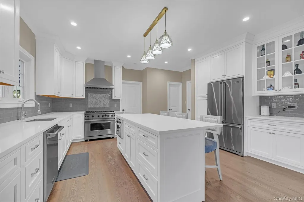76 Northern Parkway W Plainview NY 11803