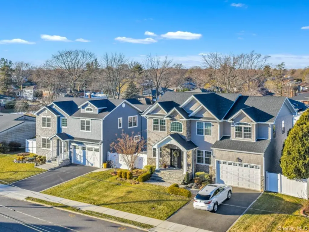 76 Northern Parkway W Plainview NY 11803