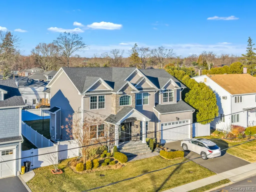 76 Northern Parkway W Plainview NY 11803