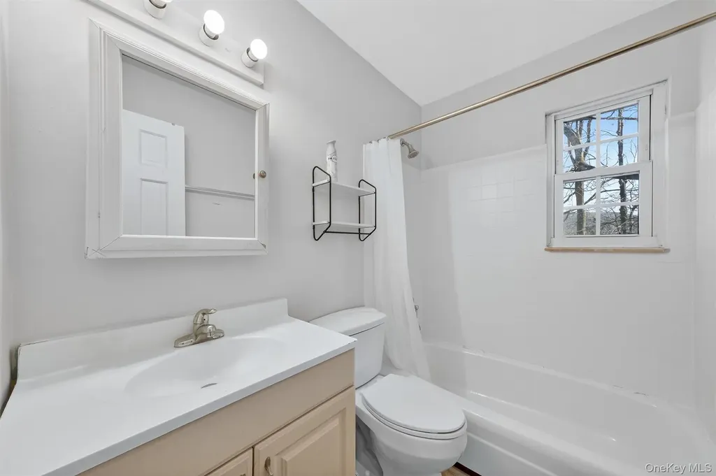 4 Colonial Road Beacon NY 12508