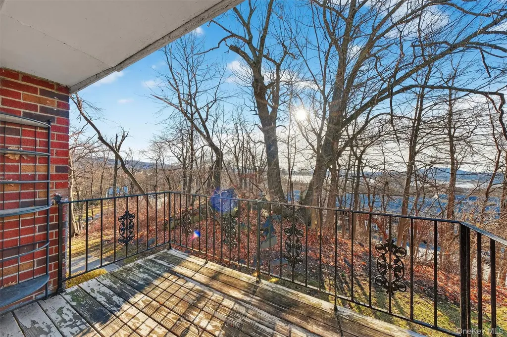 4 Colonial Road Beacon NY 12508
