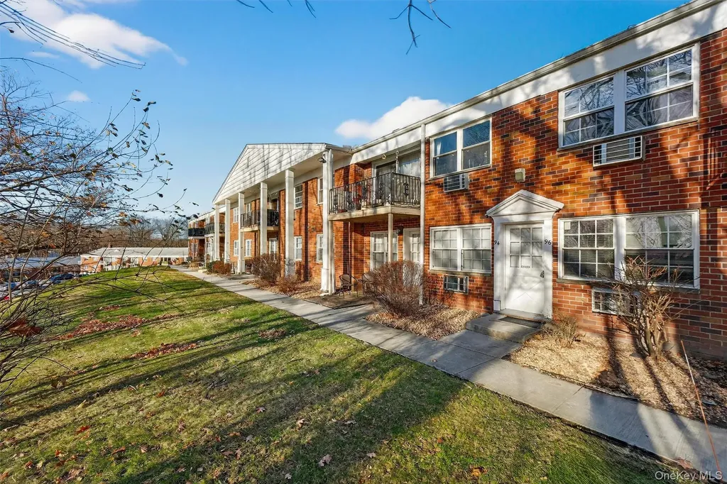4 Colonial Road Beacon NY 12508