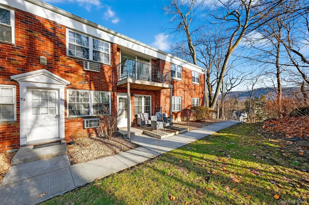 4 Colonial Road Beacon NY 12508